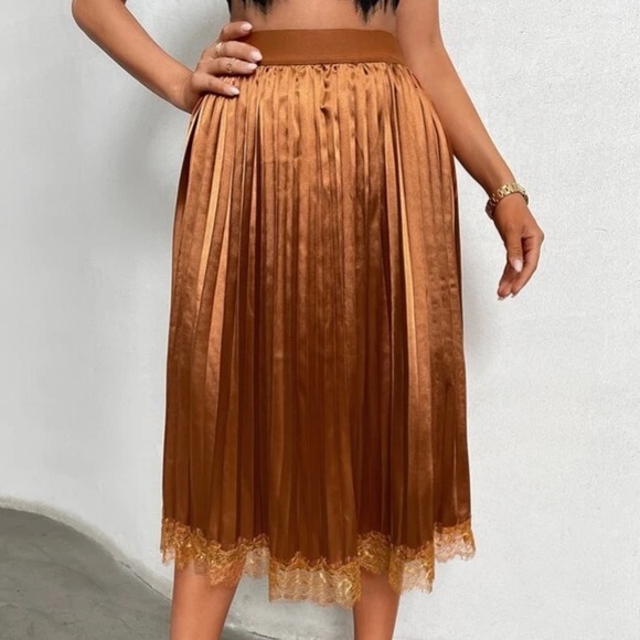 Golden Brown Satin Pleated Midi Skirt in S and M - Picture 3 of 4